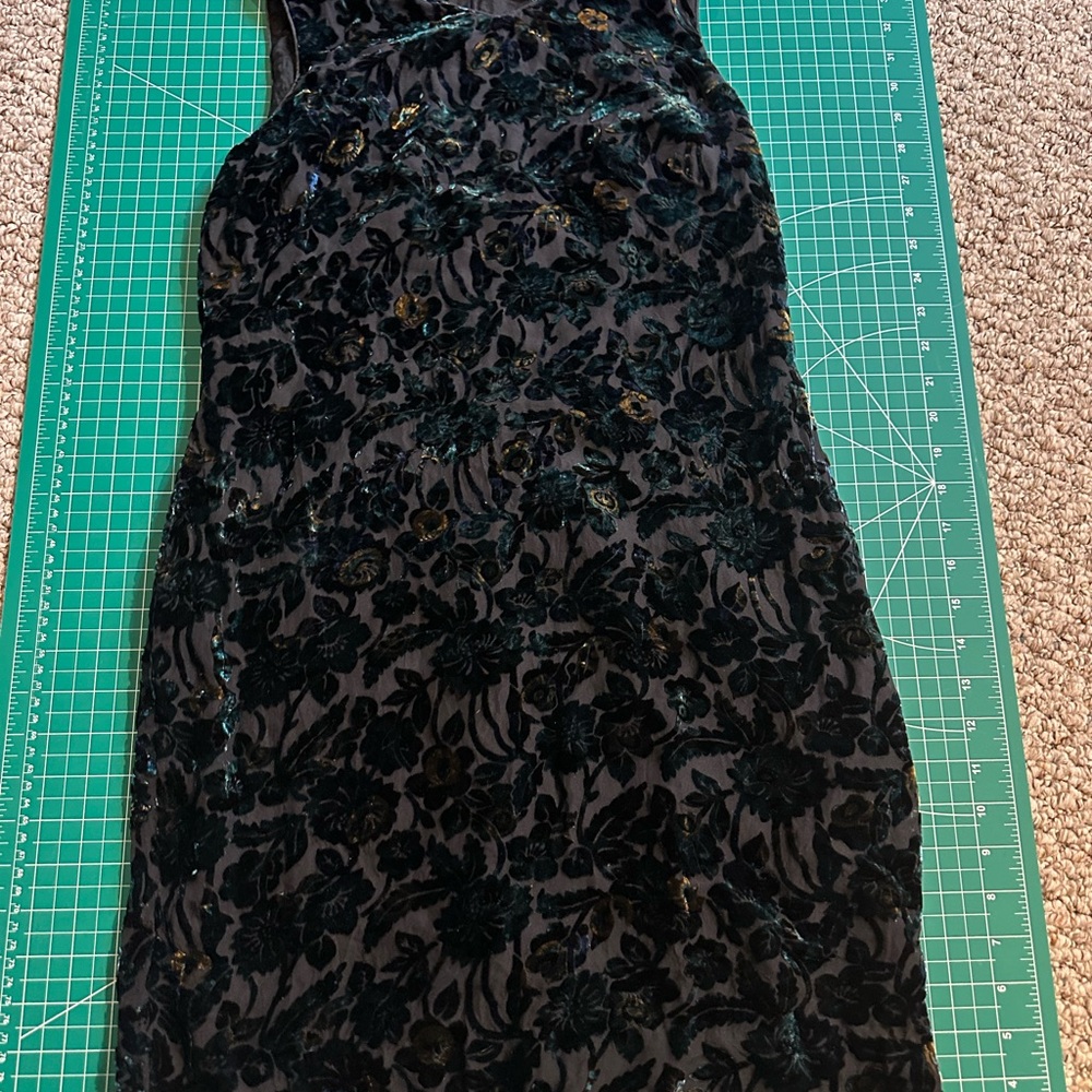 Petite Sophisticate Strapless Velvet Floral Dress in Dark Teal and Black